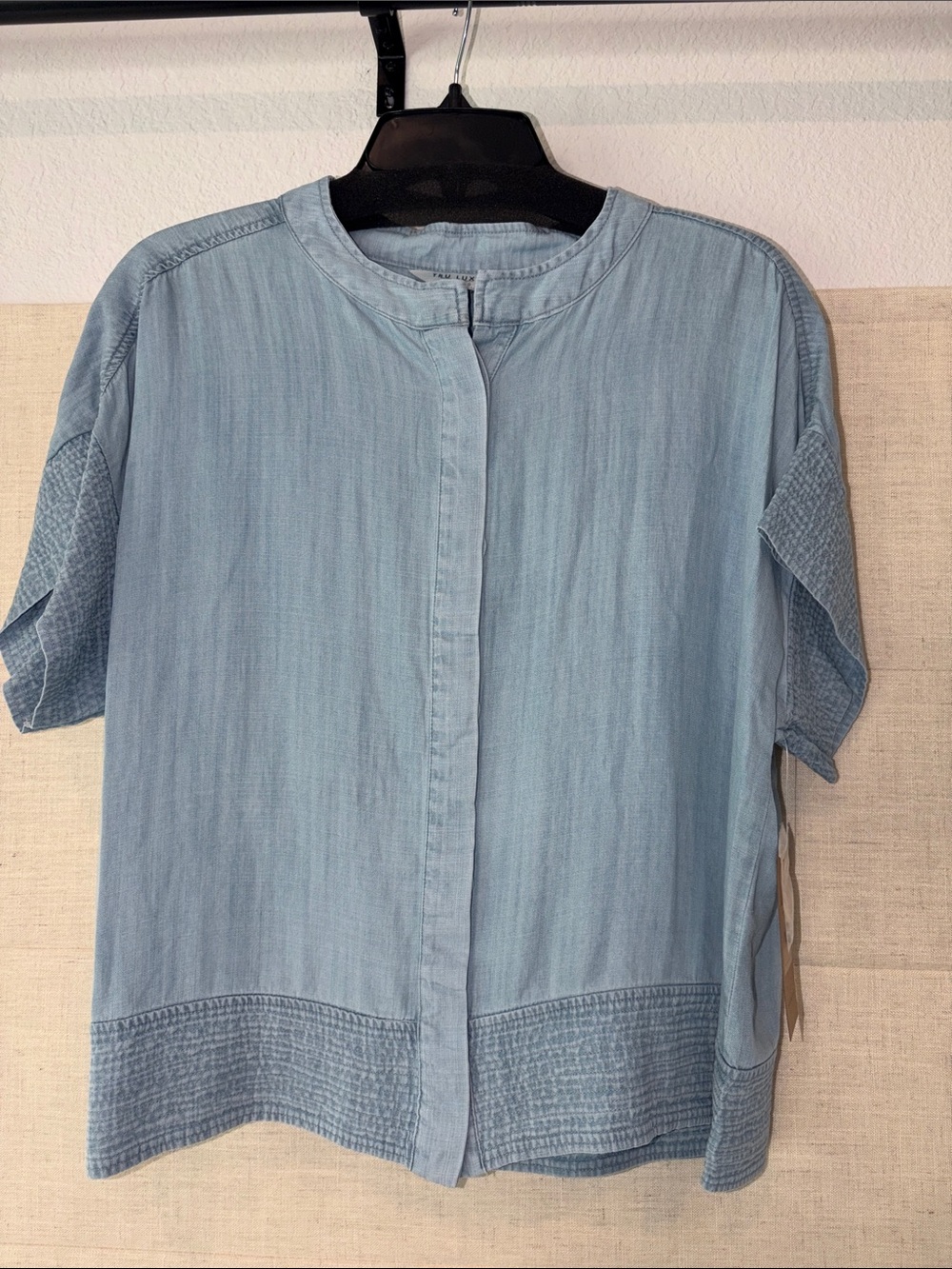 Tru Luxe Jeans Light Blue Button-Down Short Sleeve Shirt